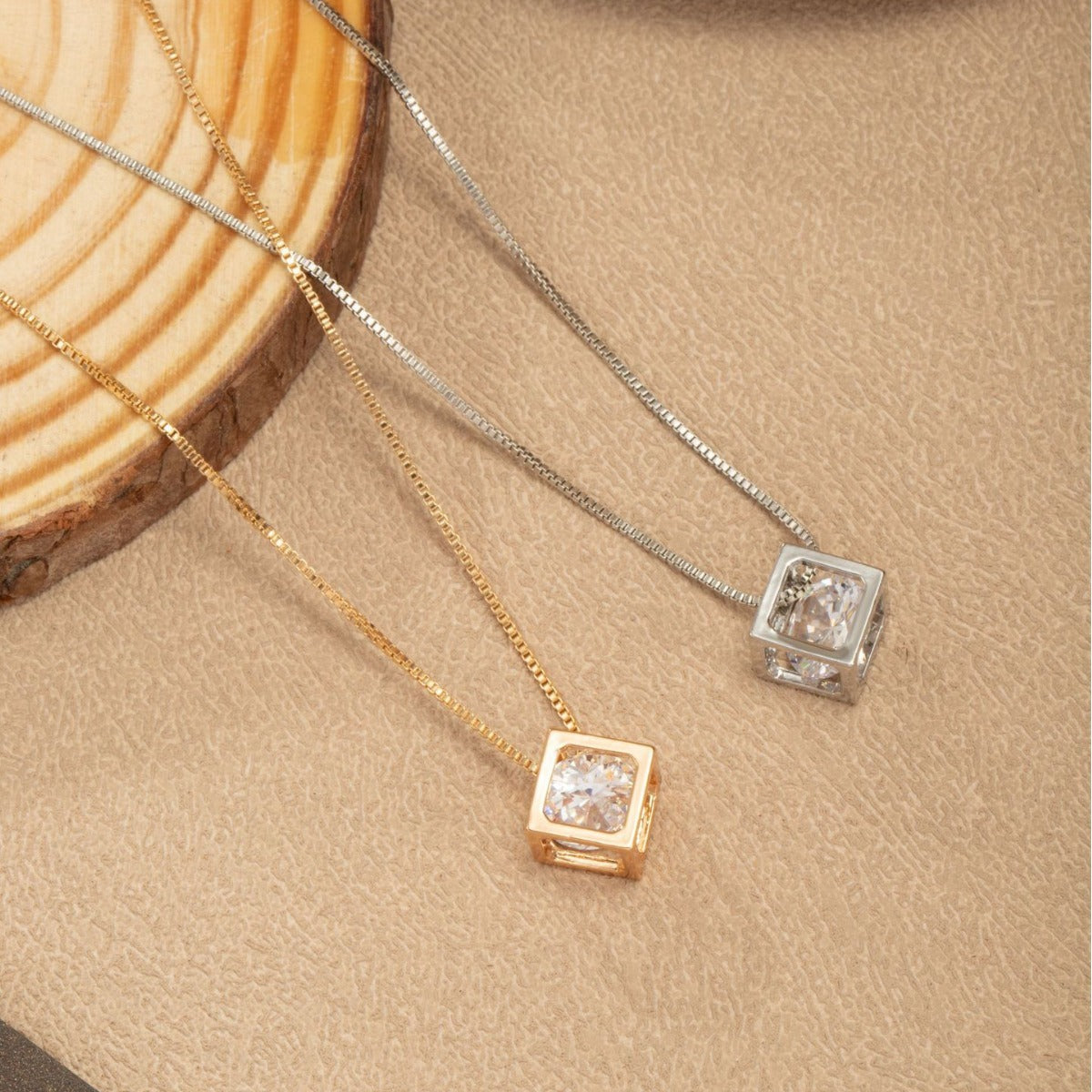 🎲✨ジルコニア付きルービックキューブネックレス✨🎲